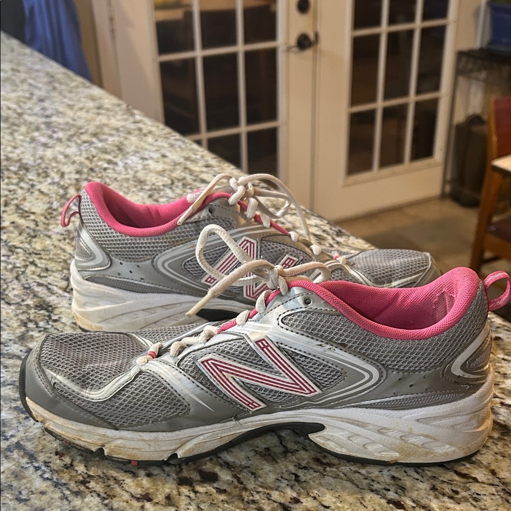 New Balance 540 Women's Sneakers in Gray and Pink